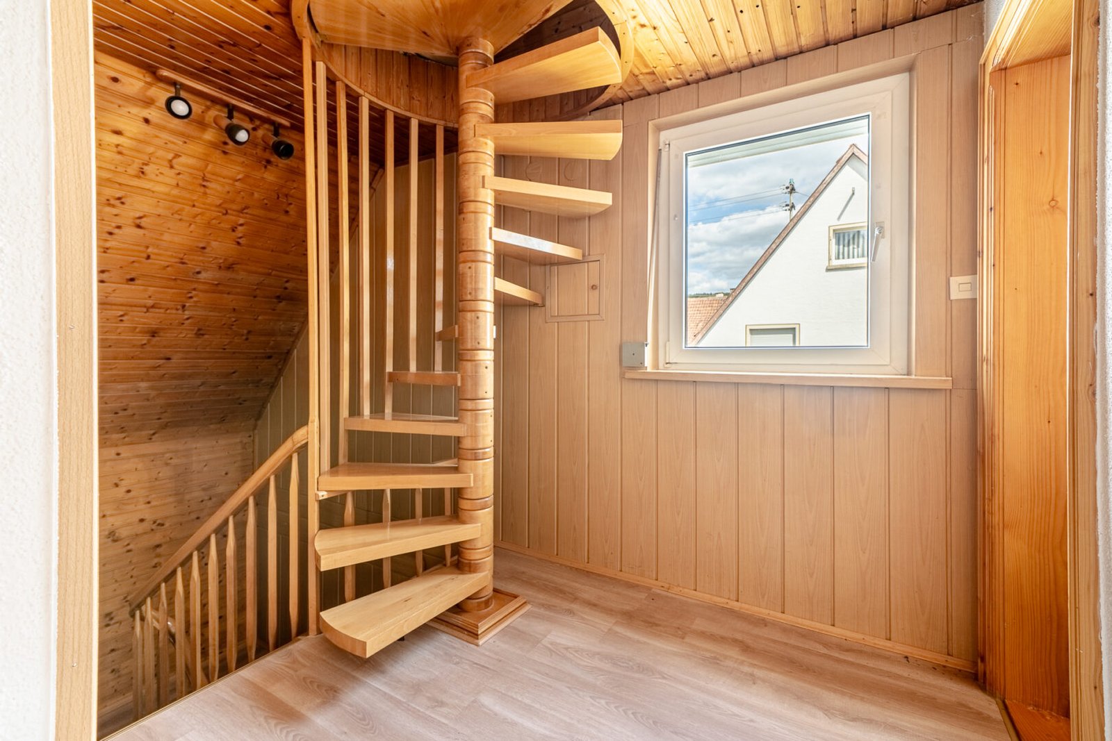 Treppe DG